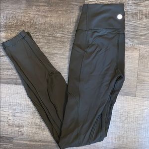 🦋Lululemon🦋 High Waisted Army Green Legging.